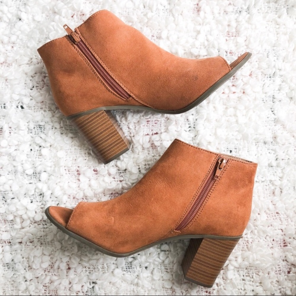 ✨ SOLD ✨CHARMING CHARLIES FRINGE OPEN TOE BOOTIES - Picture 3 of 8